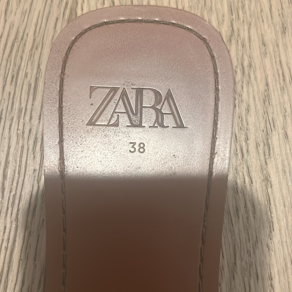 Zara Green Slide Sandals with Gold Chain Accent - Picture 5 of 5